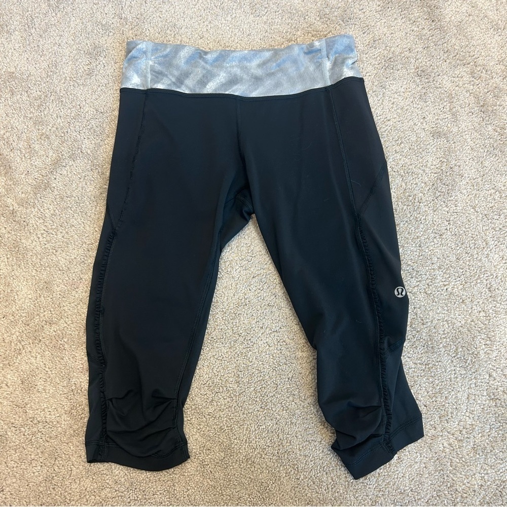 Lululemon black capris gray waistband size 6